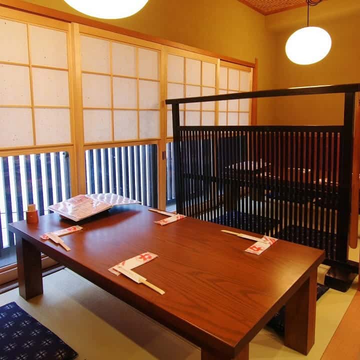 【二階】炉ばたの間／座敷4席×2