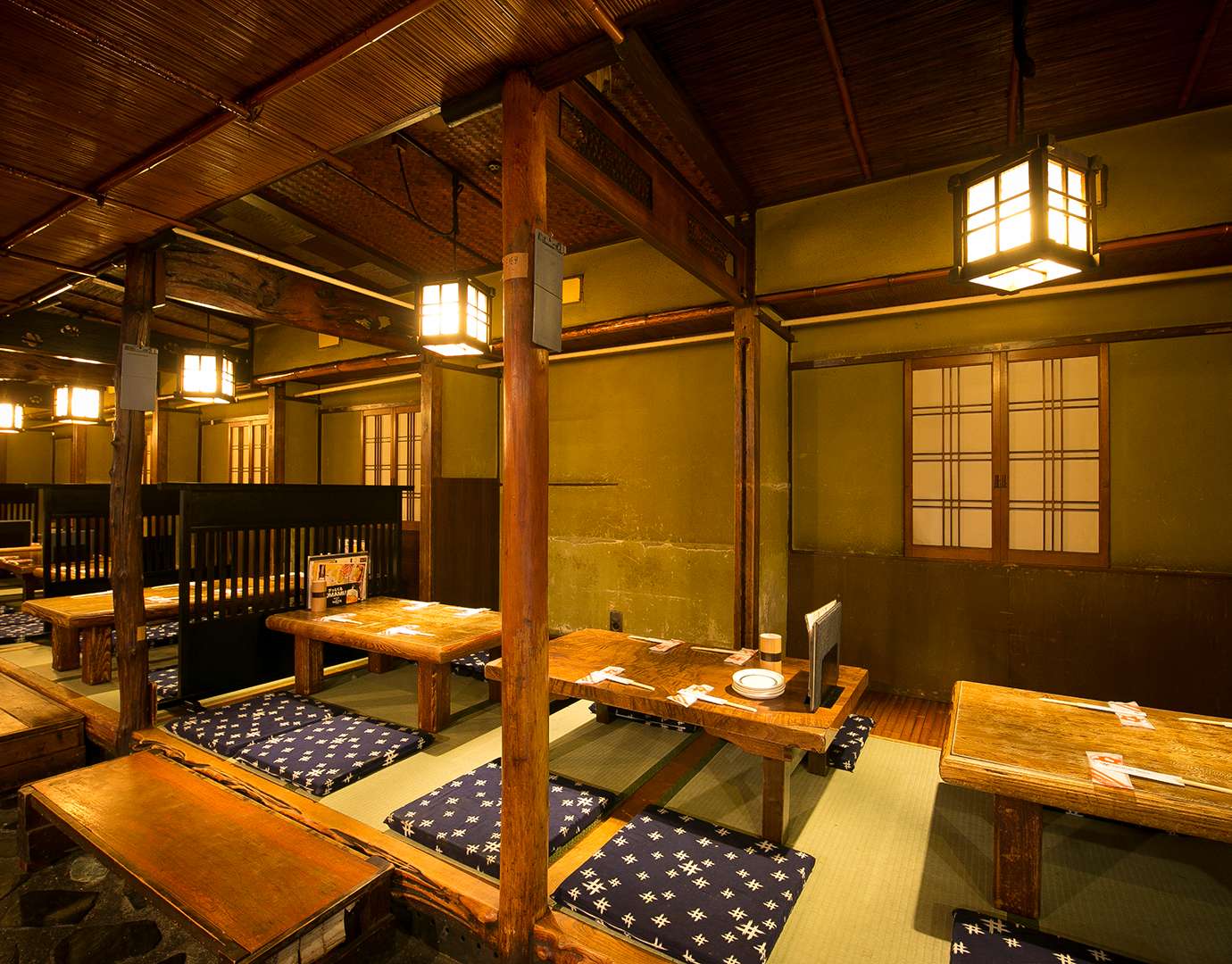 7名お座敷7座席完備。用途多彩なお座敷です。