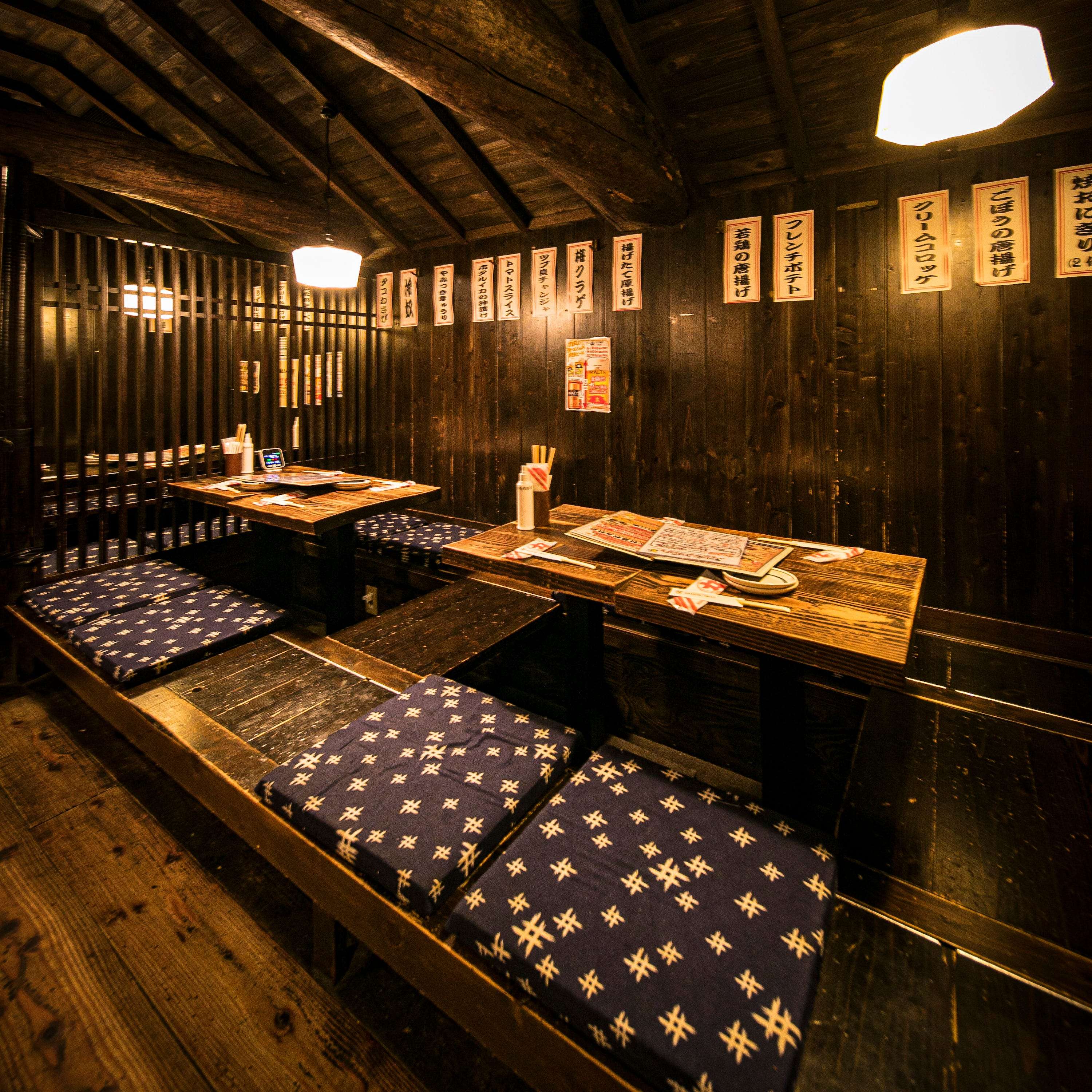 【3階掘りごたつ席:2名様～6名様×8卓】足をのばしてゆったりくつろげます！