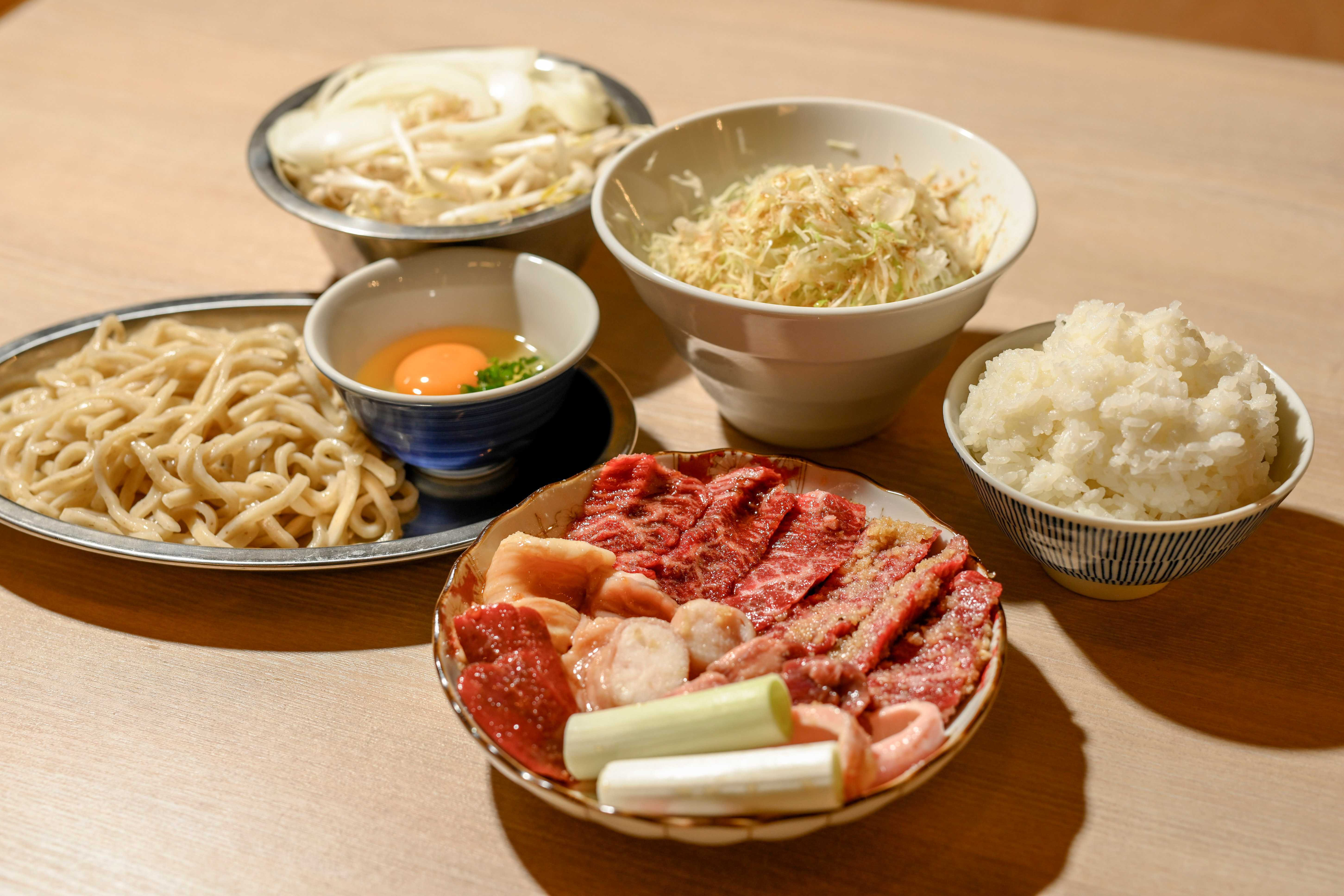 名物！羽柴家肉盛り