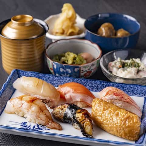 おばんざい3種と鮨5種